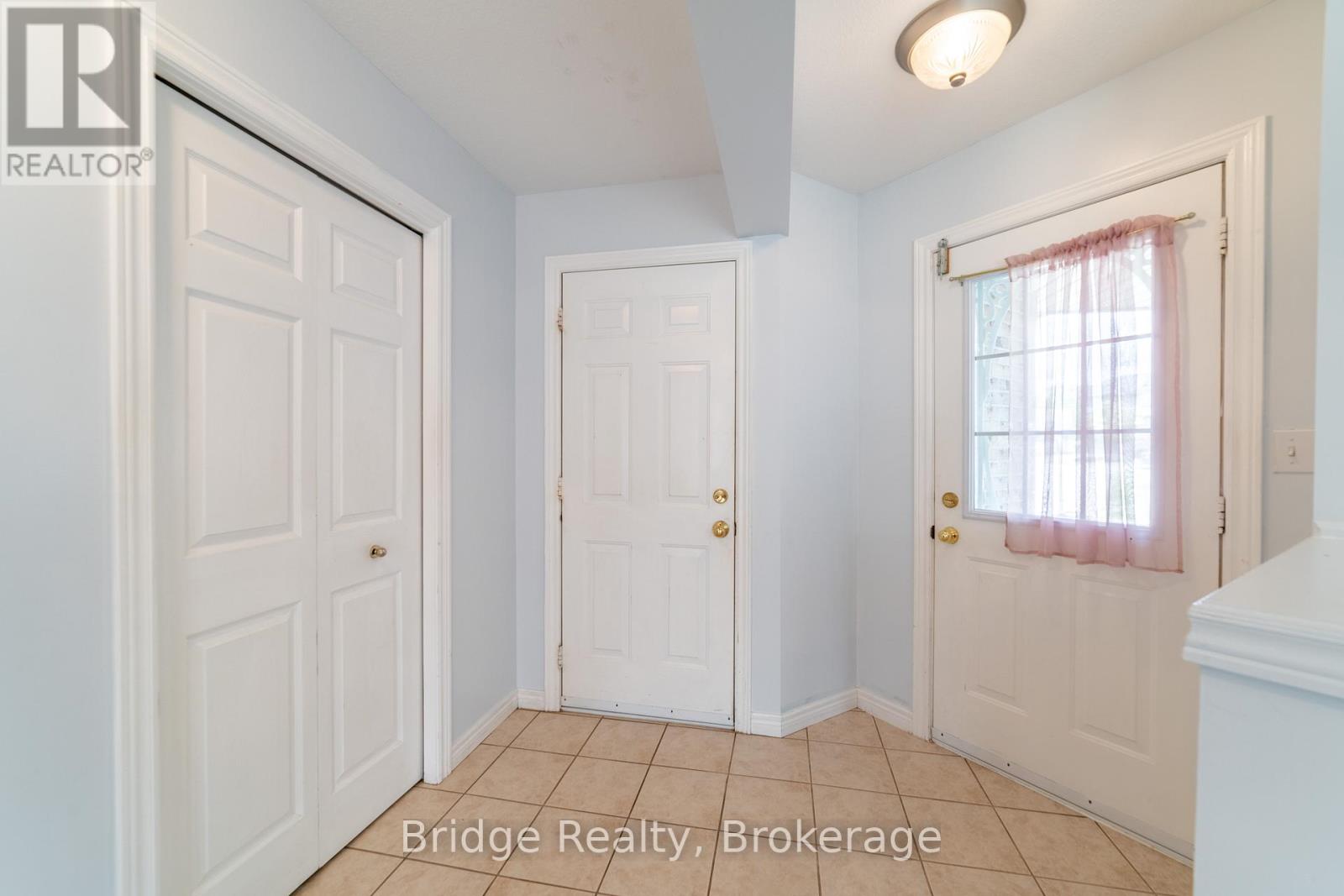 551 Ontario Street, Woodstock (Woodstock - South), Ontario  N4V 1H2 - Photo 4 - X12764274