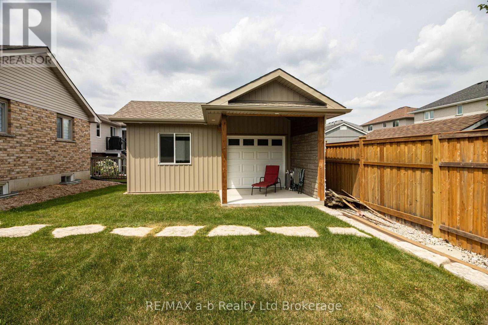 18 Oriole Crescent, Woodstock (Woodstock - North), Ontario  N4T 1T1 - Photo 22 - X12765442