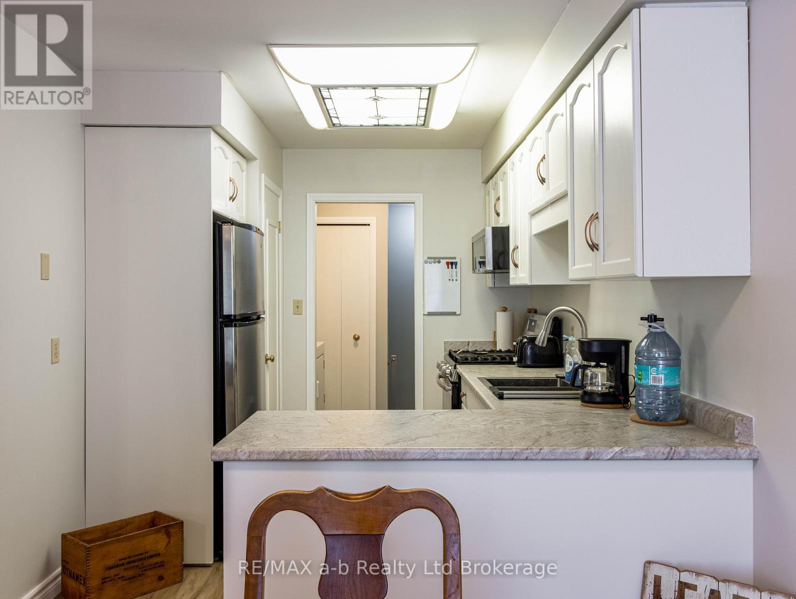 18 Oriole Crescent, Woodstock (Woodstock - North), Ontario  N4T 1T1 - Photo 5 - X12765442