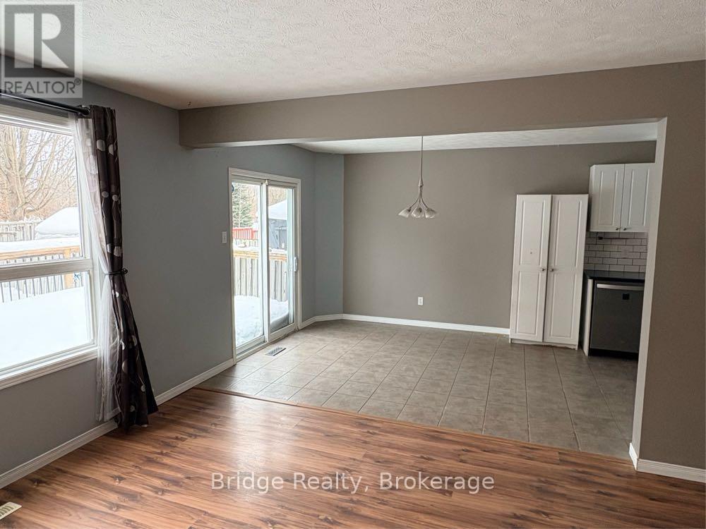 67 Stafford Street, Woodstock (Woodstock - South), Ontario  N4S 3Z8 - Photo 6 - X12766970