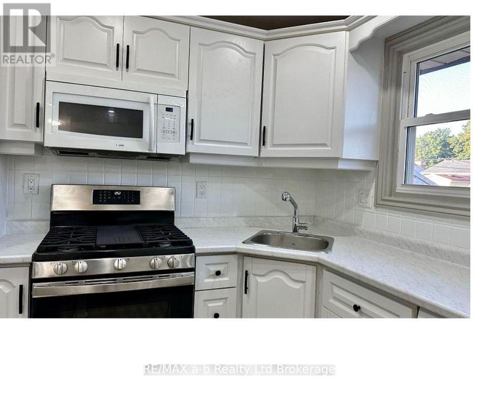 Main - 197 Atkinson Boulevard, London East (East H), Ontario  N5W 4Z5 - Photo 3 - X12768204