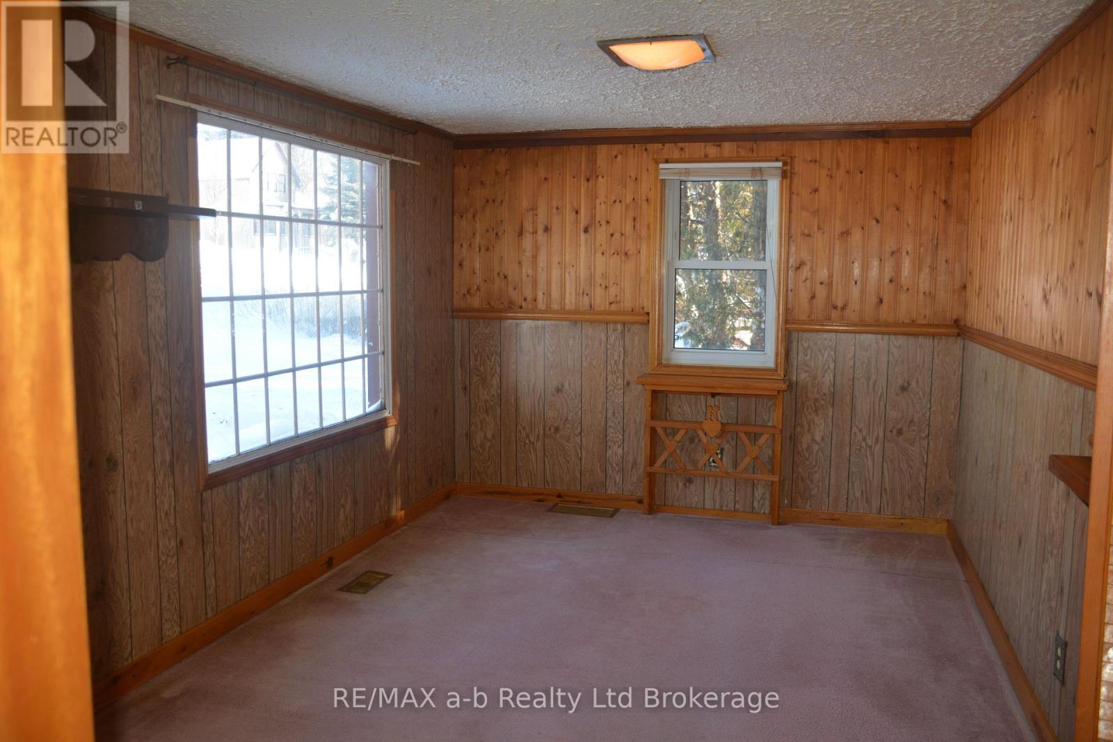 146 Whiting Street, Ingersoll (Ingersoll - South), Ontario  N5C 3B3 - Photo 12 - X12768778