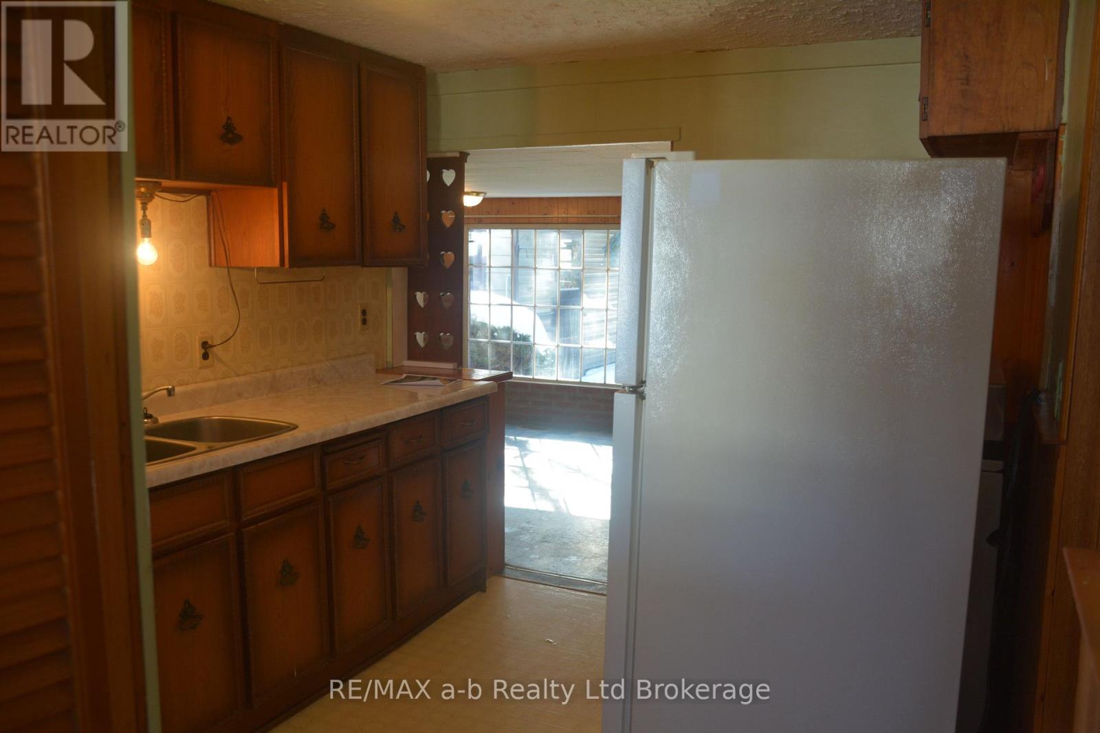 146 Whiting Street, Ingersoll (Ingersoll - South), Ontario  N5C 3B3 - Photo 14 - X12768778