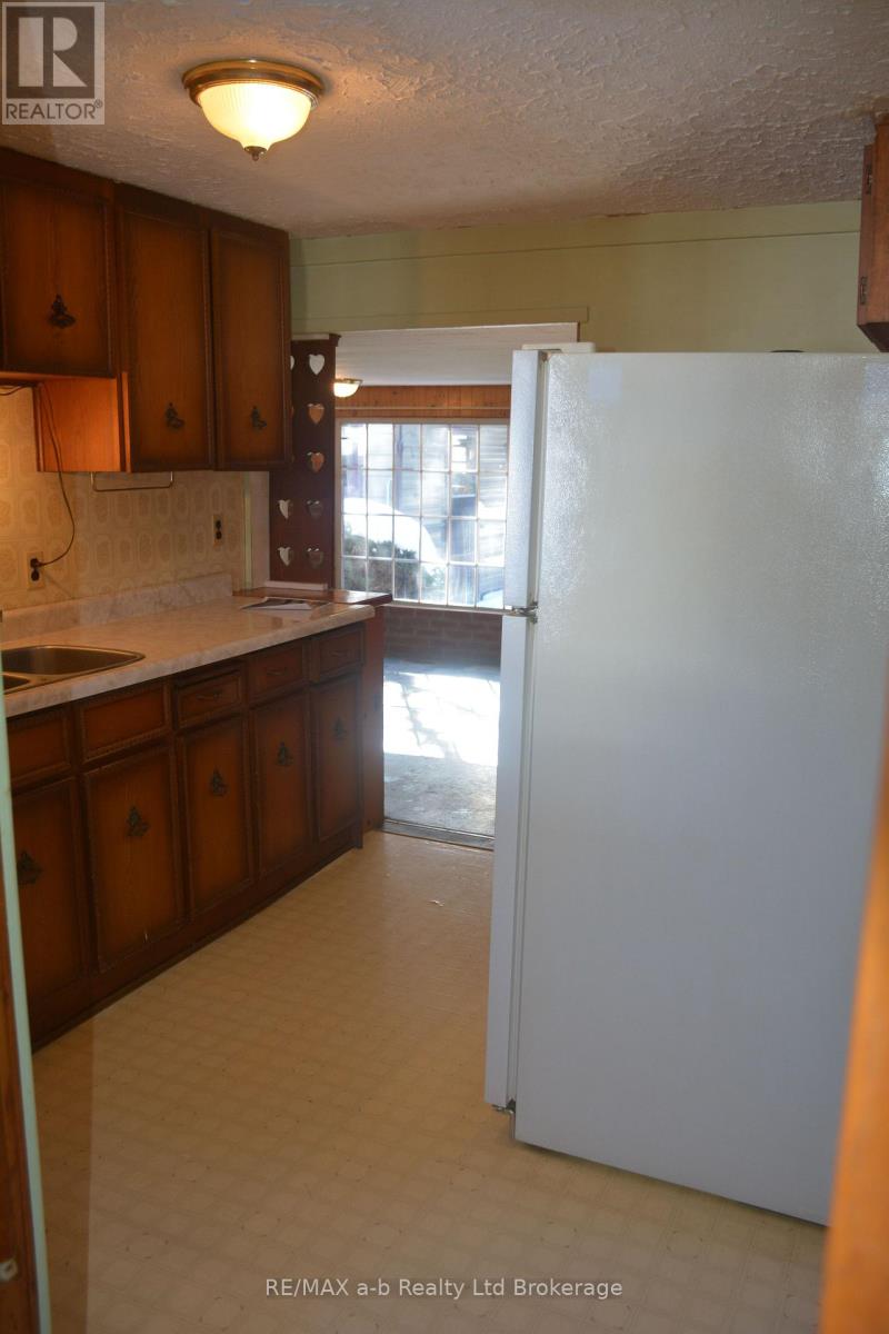 146 Whiting Street, Ingersoll (Ingersoll - South), Ontario  N5C 3B3 - Photo 15 - X12768778