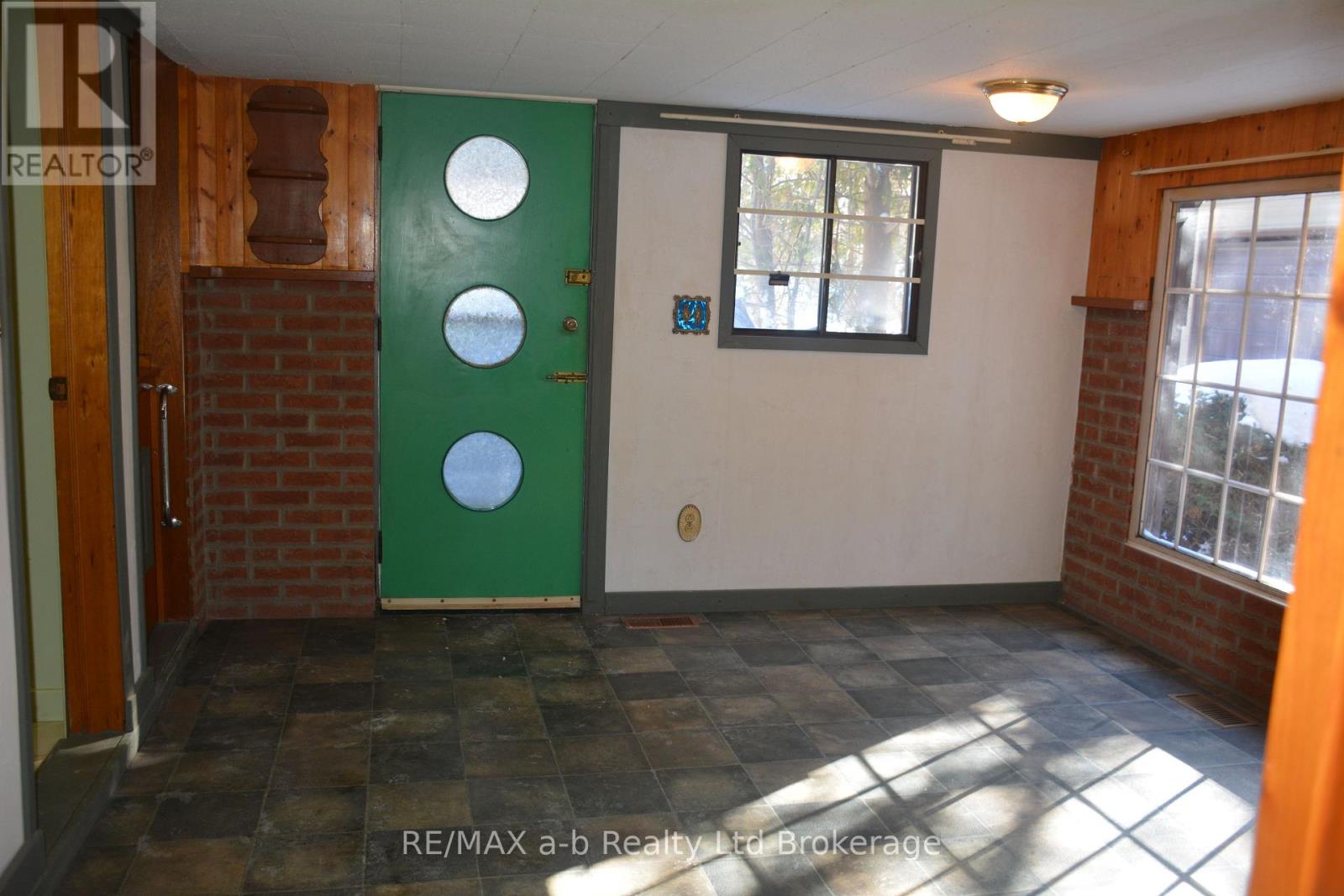 146 Whiting Street, Ingersoll (Ingersoll - South), Ontario  N5C 3B3 - Photo 18 - X12768778