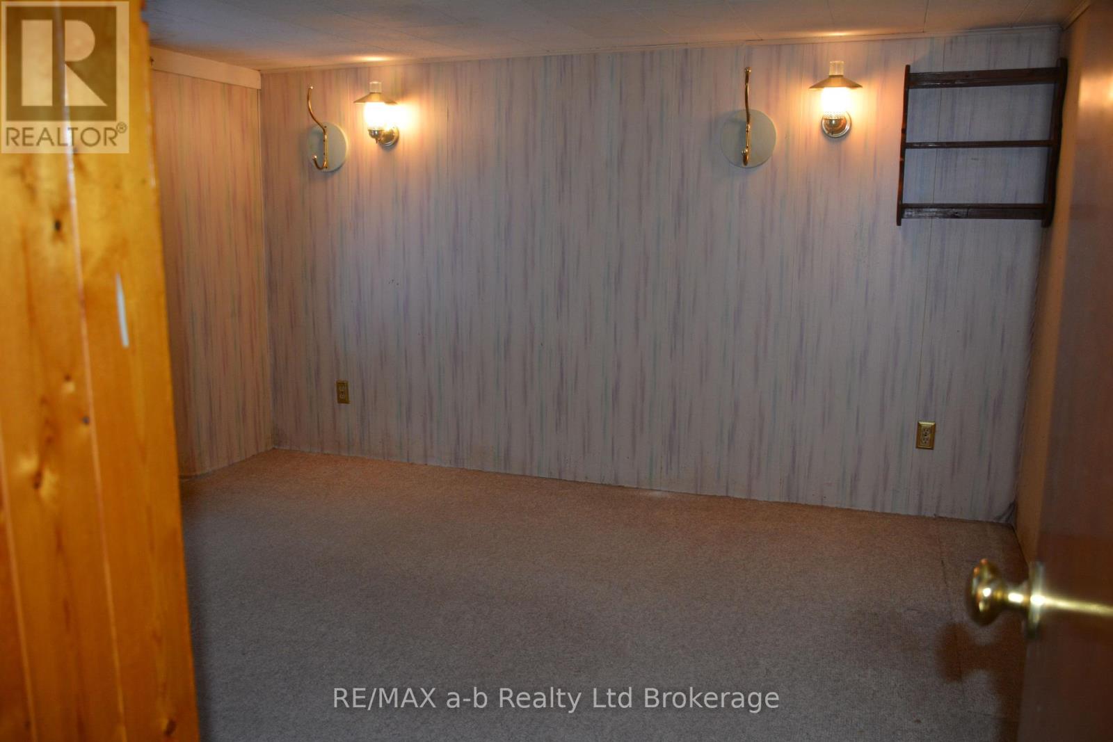 146 Whiting Street, Ingersoll (Ingersoll - South), Ontario  N5C 3B3 - Photo 21 - X12768778