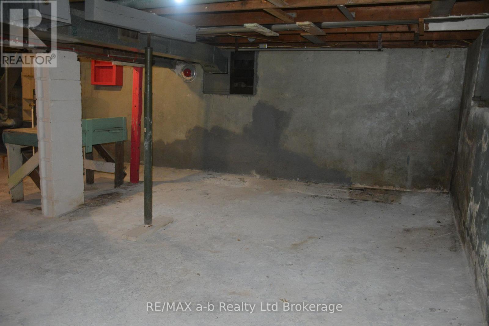 146 Whiting Street, Ingersoll (Ingersoll - South), Ontario  N5C 3B3 - Photo 29 - X12768778