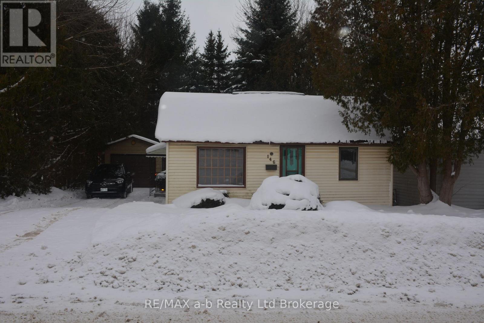 146 Whiting Street, Ingersoll (Ingersoll - South), Ontario  N5C 3B3 - Photo 3 - X12768778