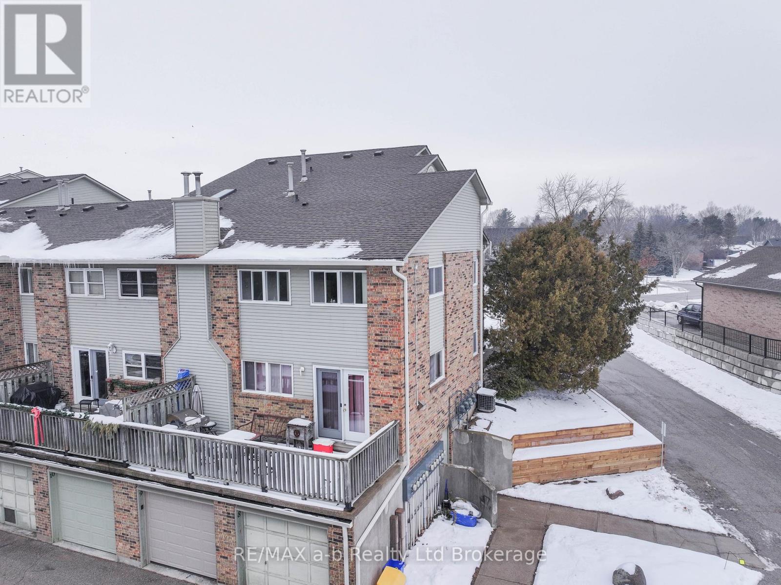 8 - 19 Wren Court, Tillsonburg, Ontario  N4G 5K2 - Photo 3 - X12771438