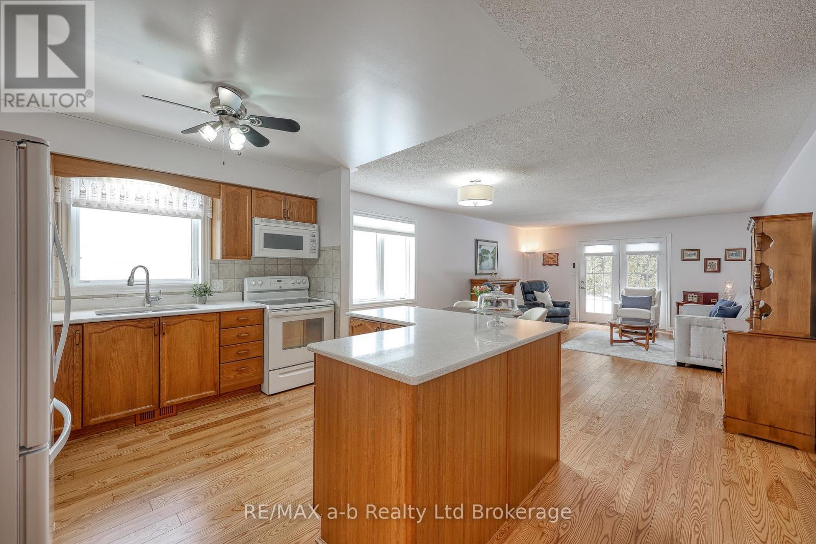 23 Brasher Drive, Tillsonburg, Ontario  N4G 5T2 - Photo 5 - X12777852