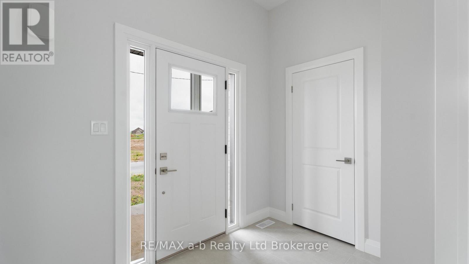 99 Cayley Street, Norwich (Norwich Town), Ontario  N0J 1P0 - Photo 2 - X12777878