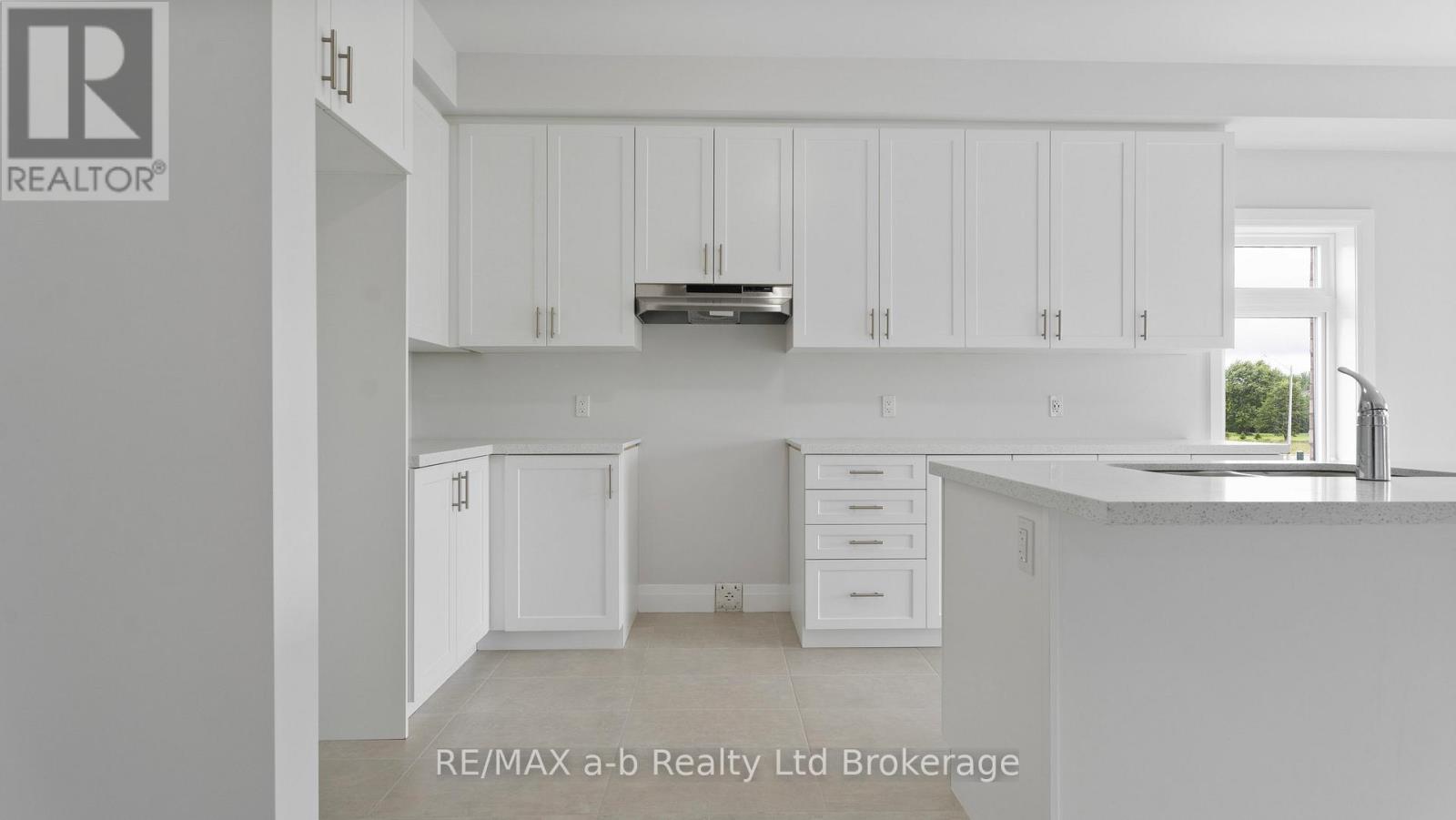 99 Cayley Street, Norwich (Norwich Town), Ontario  N0J 1P0 - Photo 4 - X12777878