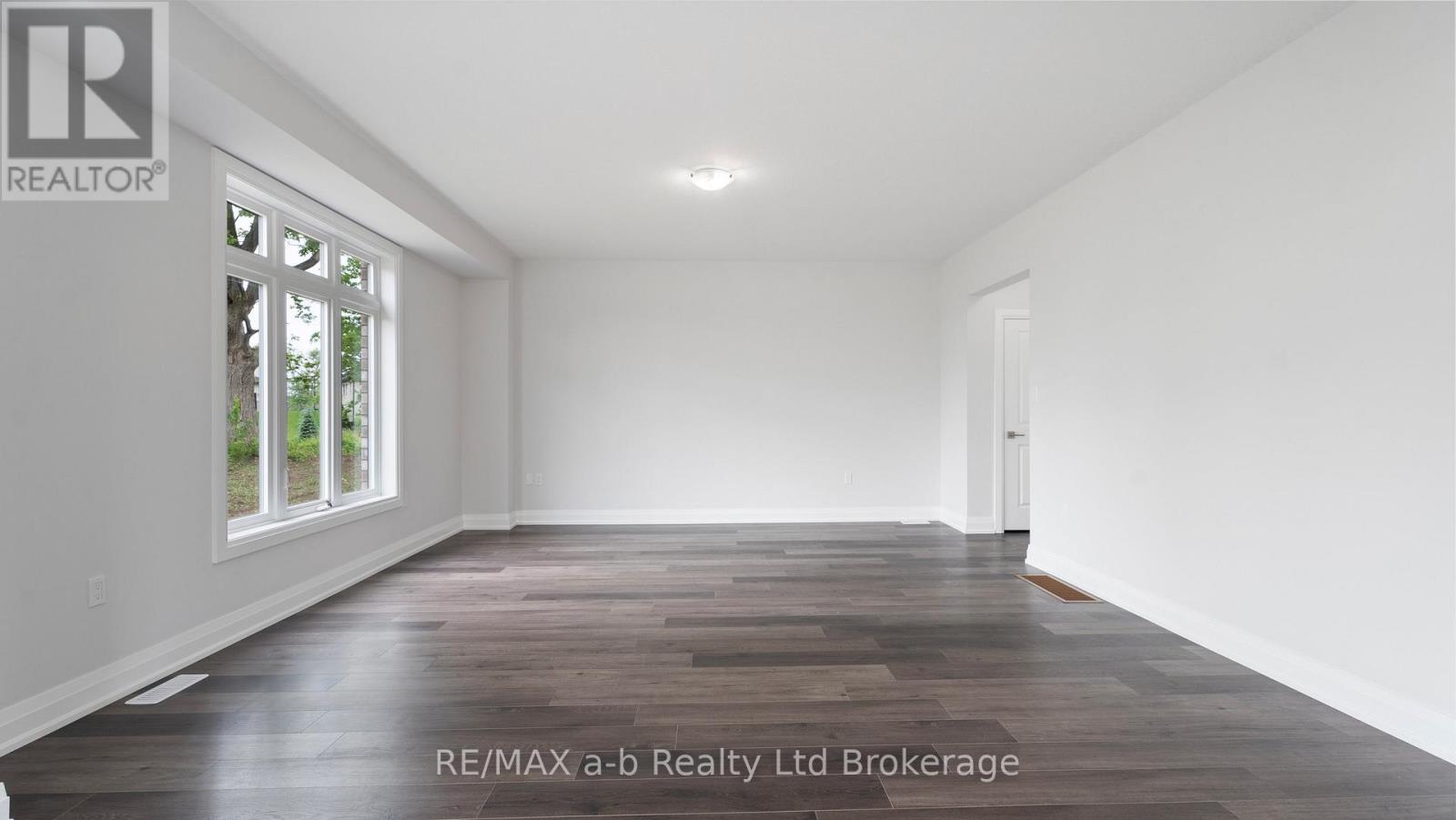 99 Cayley Street, Norwich (Norwich Town), Ontario  N0J 1P0 - Photo 8 - X12777878