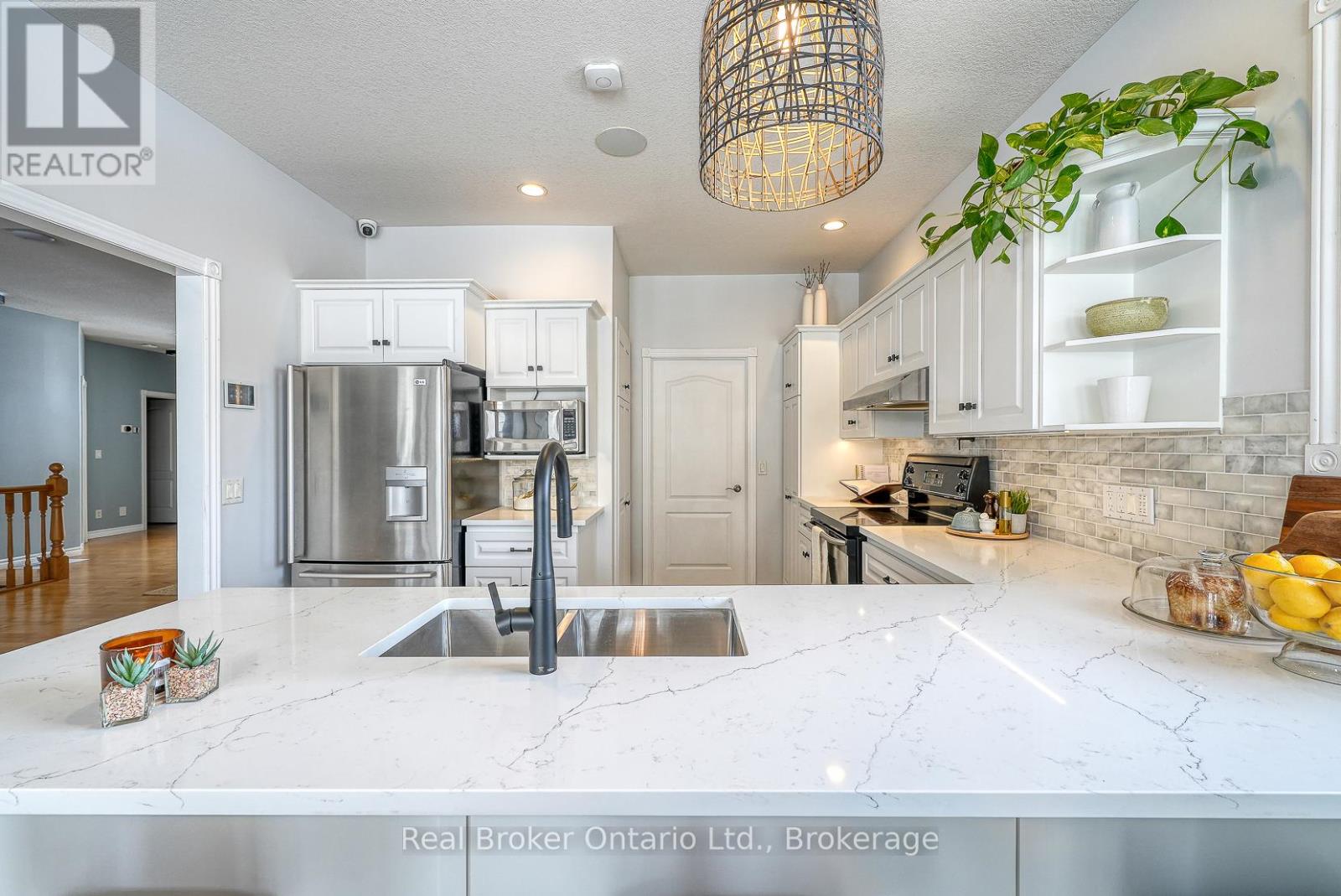 504 Crestwood Court, Woodstock (Woodstock - North), Ontario  N4T 1V3 - Photo 14 - X12786296