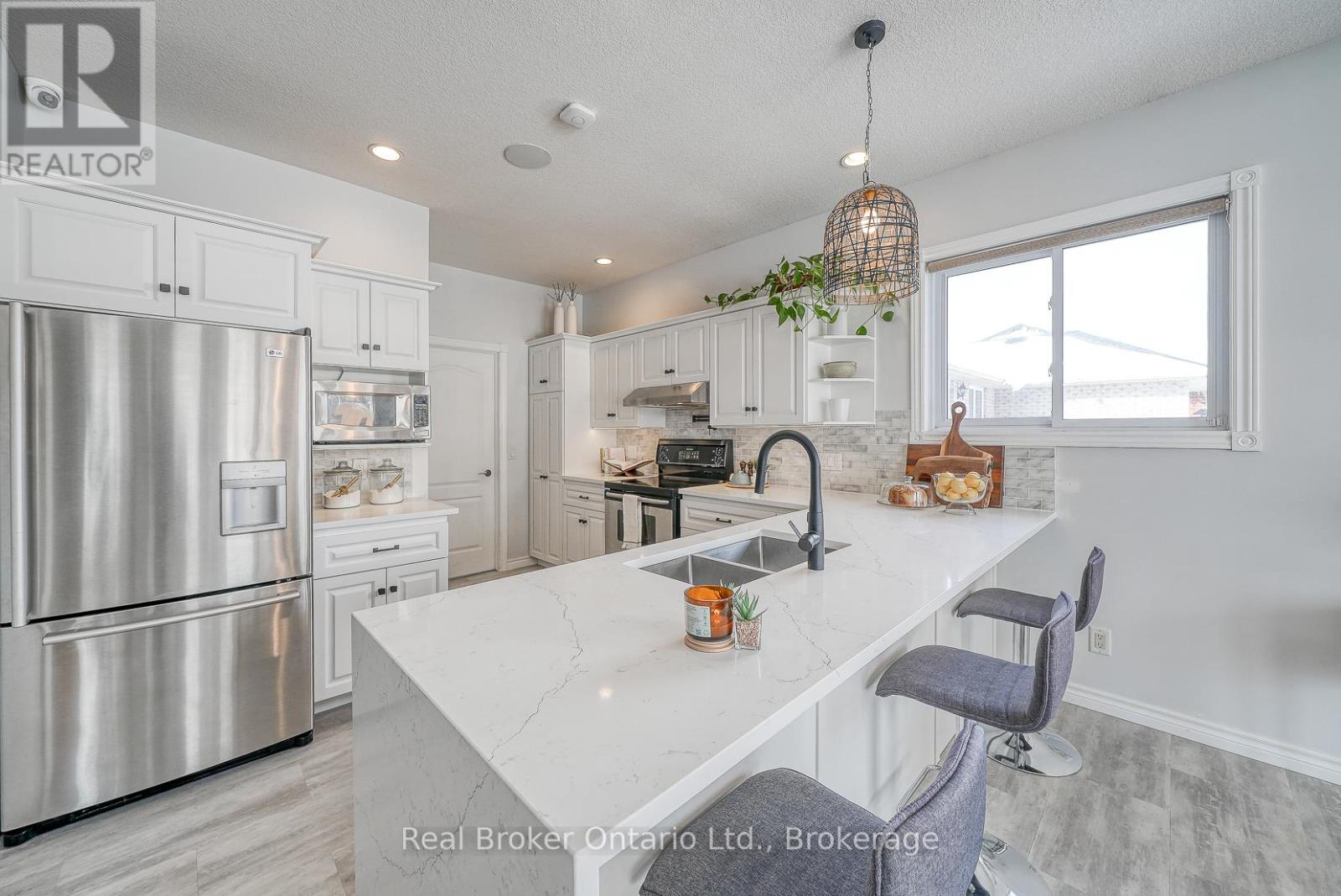 504 Crestwood Court, Woodstock (Woodstock - North), Ontario  N4T 1V3 - Photo 15 - X12786296