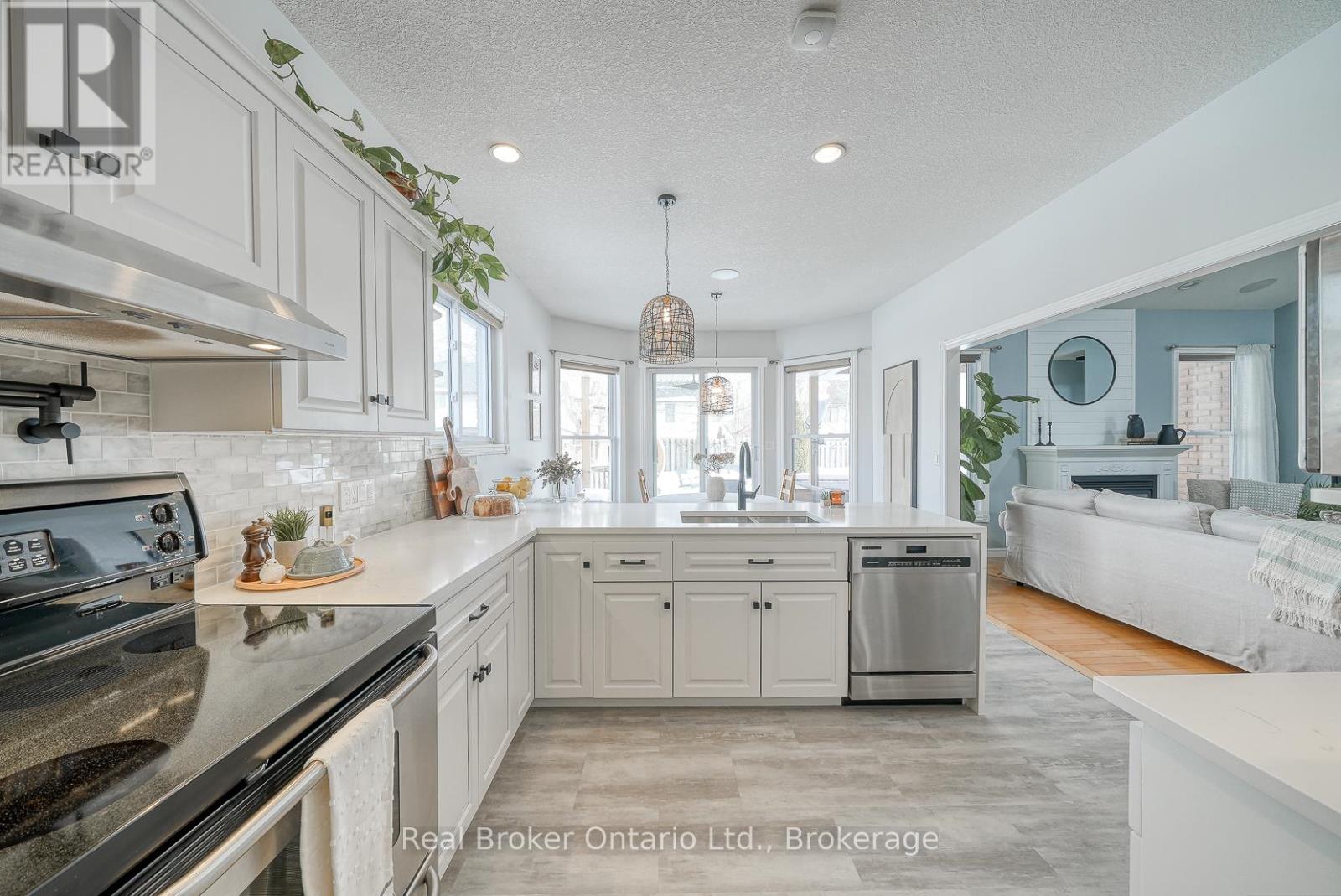 504 Crestwood Court, Woodstock (Woodstock - North), Ontario  N4T 1V3 - Photo 18 - X12786296