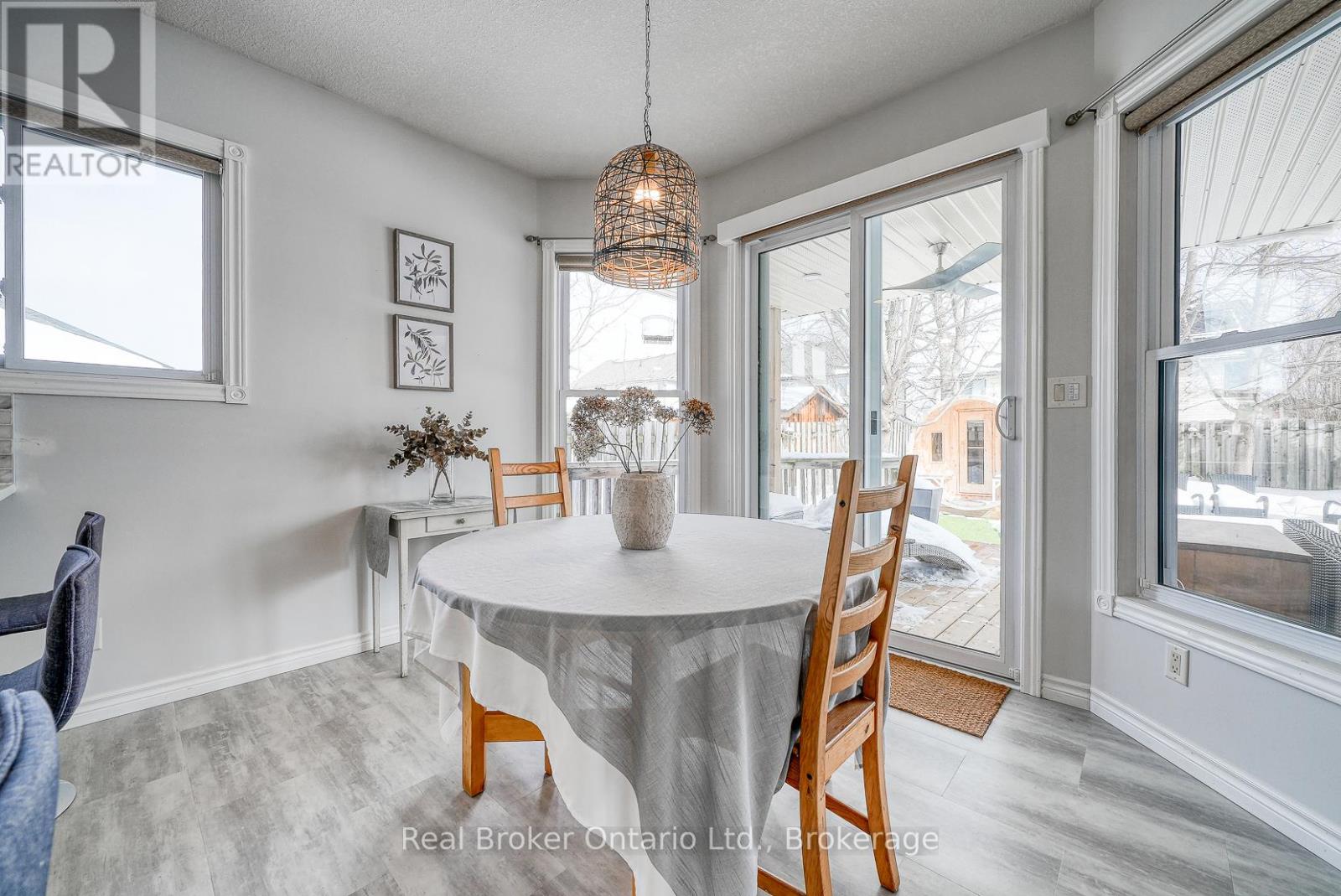 504 Crestwood Court, Woodstock (Woodstock - North), Ontario  N4T 1V3 - Photo 20 - X12786296