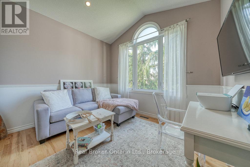 504 Crestwood Court, Woodstock (Woodstock - North), Ontario  N4T 1V3 - Photo 22 - X12786296