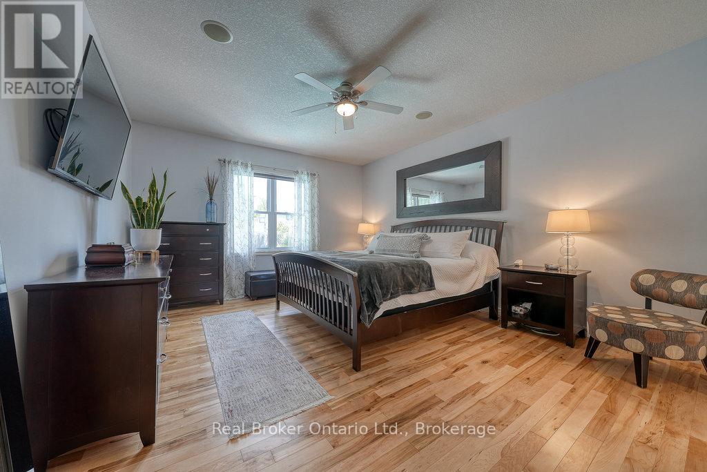 504 Crestwood Court, Woodstock (Woodstock - North), Ontario  N4T 1V3 - Photo 27 - X12786296