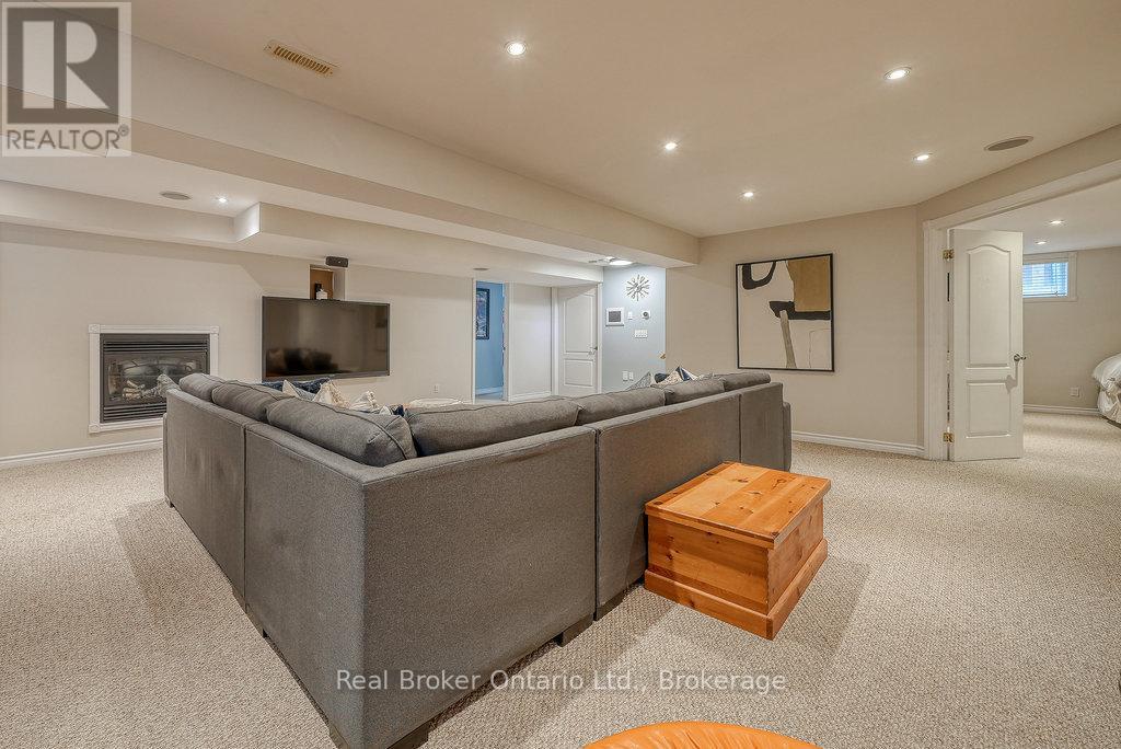 504 Crestwood Court, Woodstock (Woodstock - North), Ontario  N4T 1V3 - Photo 32 - X12786296