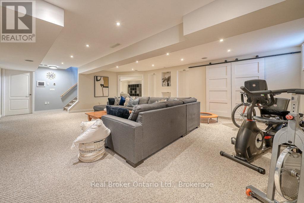 504 Crestwood Court, Woodstock (Woodstock - North), Ontario  N4T 1V3 - Photo 33 - X12786296