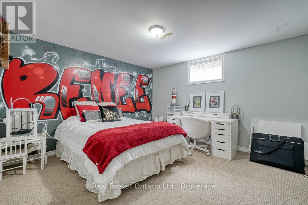 504 Crestwood Court, Woodstock (Woodstock - North), Ontario  N4T 1V3 - Photo 34 - X12786296