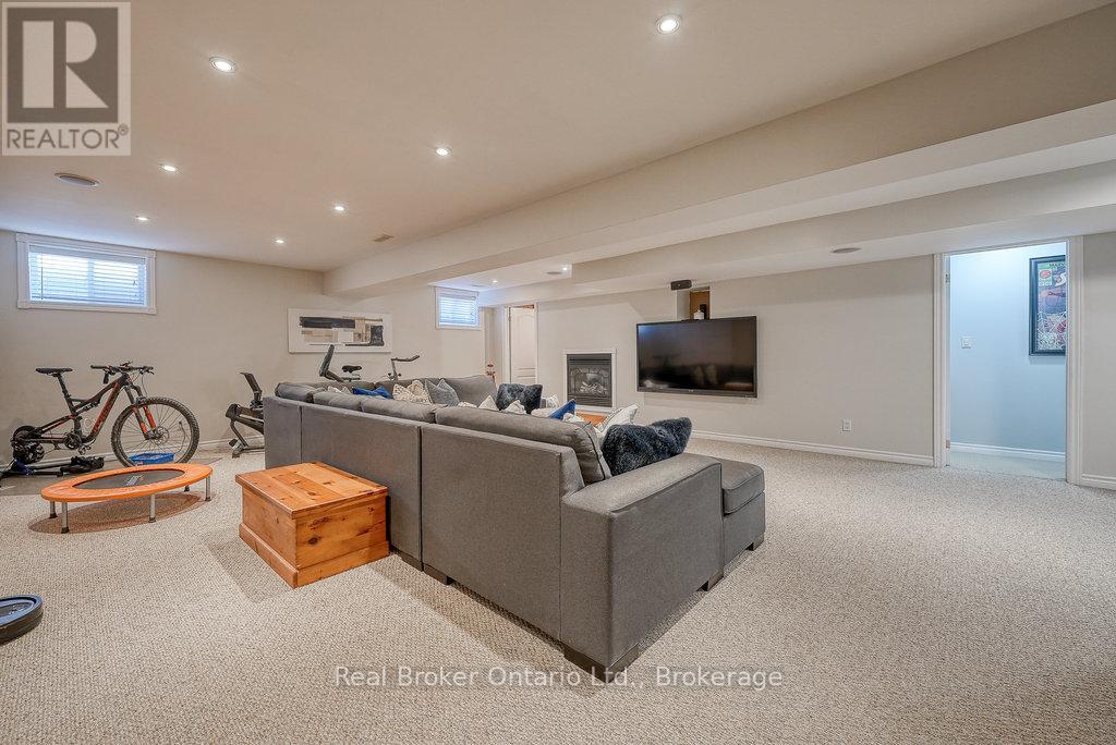 504 Crestwood Court, Woodstock (Woodstock - North), Ontario  N4T 1V3 - Photo 36 - X12786296