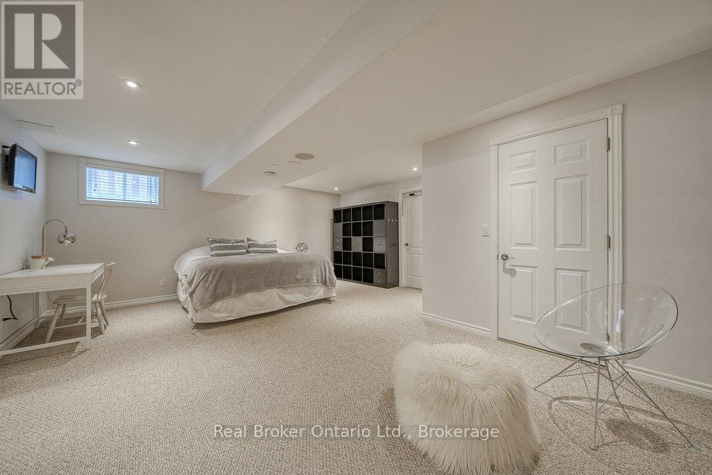 504 Crestwood Court, Woodstock (Woodstock - North), Ontario  N4T 1V3 - Photo 37 - X12786296