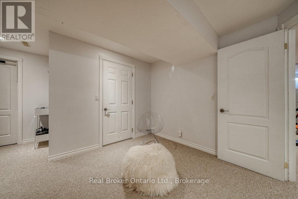 504 Crestwood Court, Woodstock (Woodstock - North), Ontario  N4T 1V3 - Photo 39 - X12786296