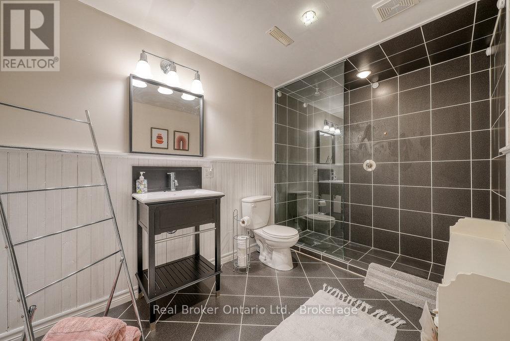 504 Crestwood Court, Woodstock (Woodstock - North), Ontario  N4T 1V3 - Photo 42 - X12786296