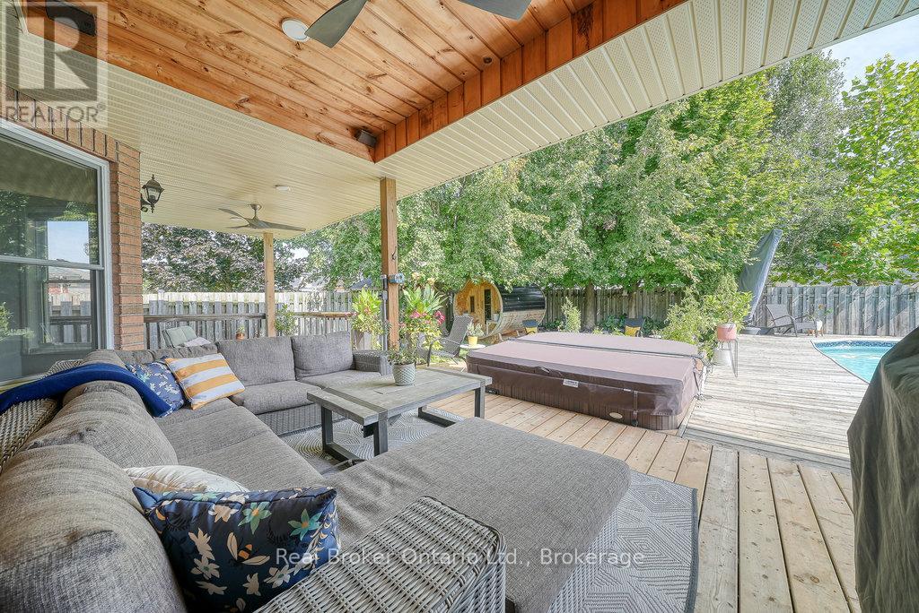 504 Crestwood Court, Woodstock (Woodstock - North), Ontario  N4T 1V3 - Photo 45 - X12786296