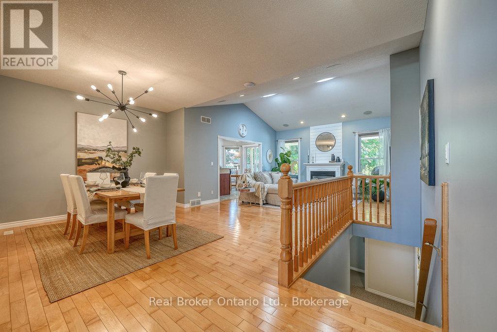 504 Crestwood Court, Woodstock (Woodstock - North), Ontario  N4T 1V3 - Photo 6 - X12786296