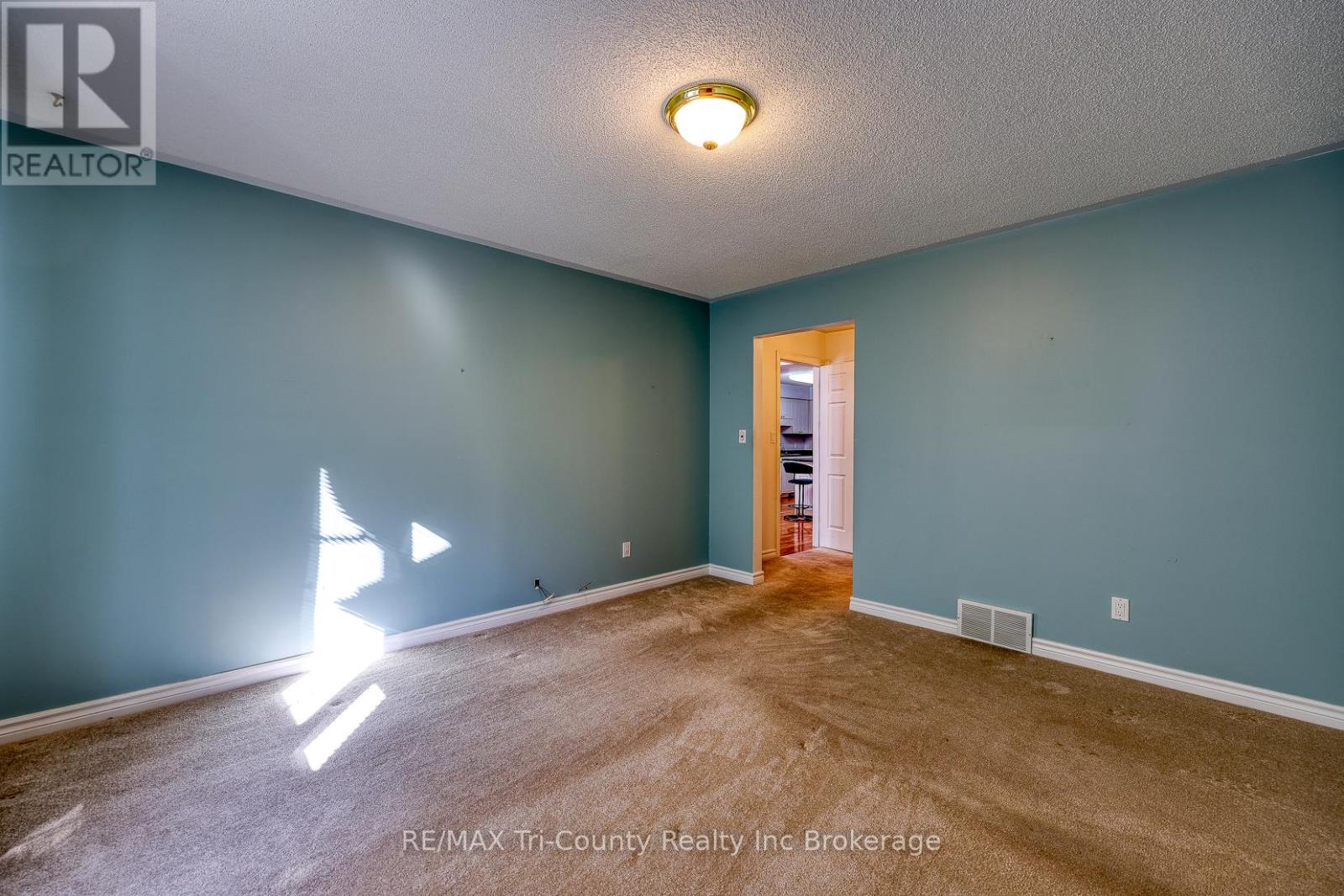 42 Jackson Court, Tillsonburg, Ontario  N4G 5R4 - Photo 12 - X12786414