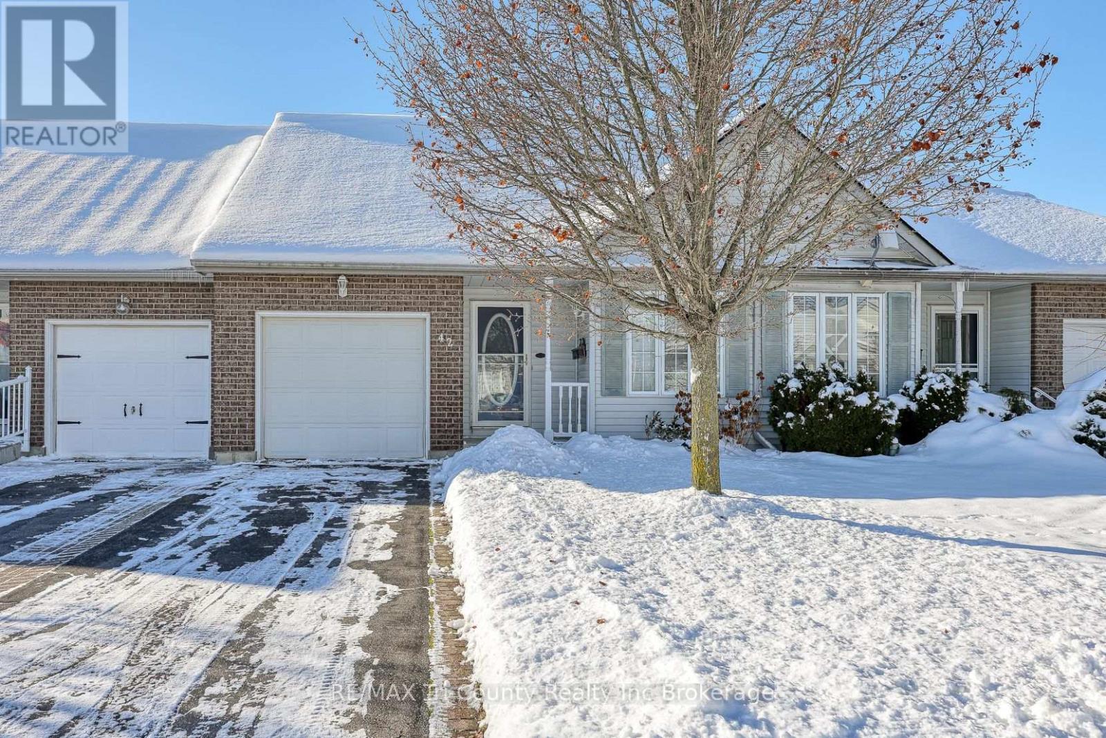 42 Jackson Court, Tillsonburg, Ontario  N4G 5R4 - Photo 2 - X12786414