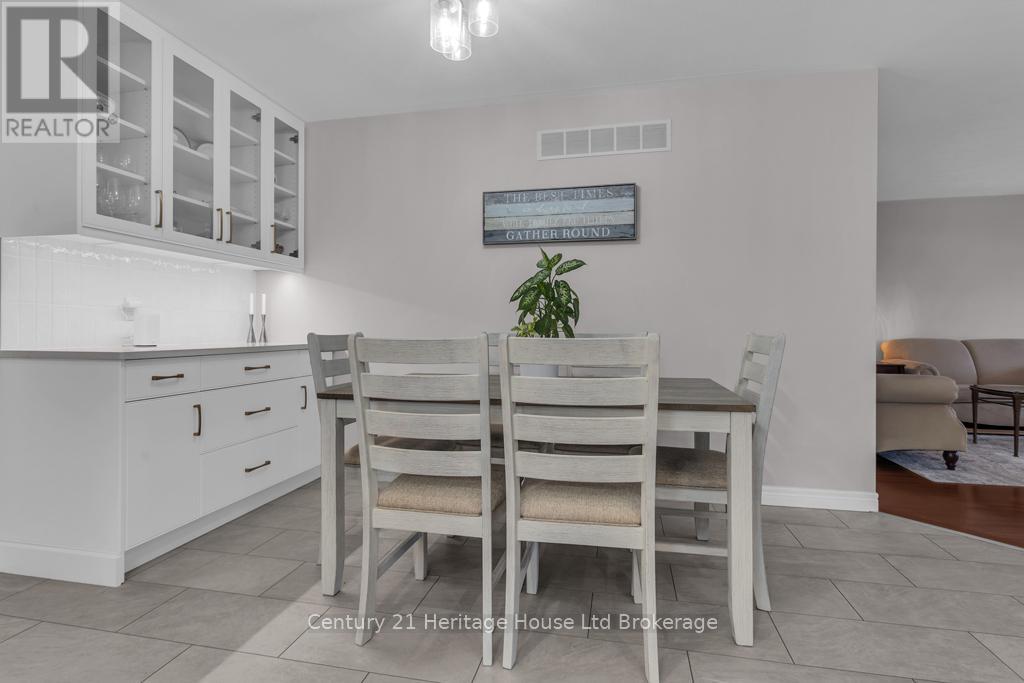 21 St Michaels Street, Norfolk (Delhi), Ontario  N4B 3C8 - Photo 10 - X12787250