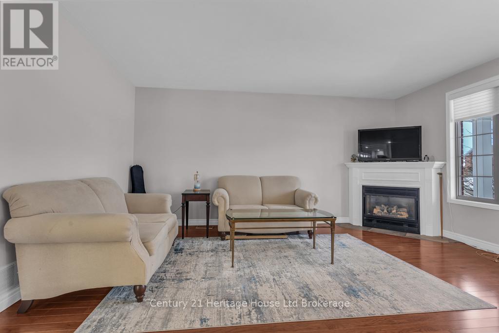 21 St Michaels Street, Norfolk (Delhi), Ontario  N4B 3C8 - Photo 13 - X12787250