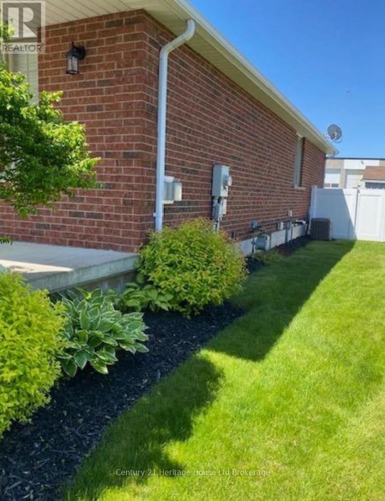 21 St Michaels Street, Norfolk (Delhi), Ontario  N4B 3C8 - Photo 35 - X12787250