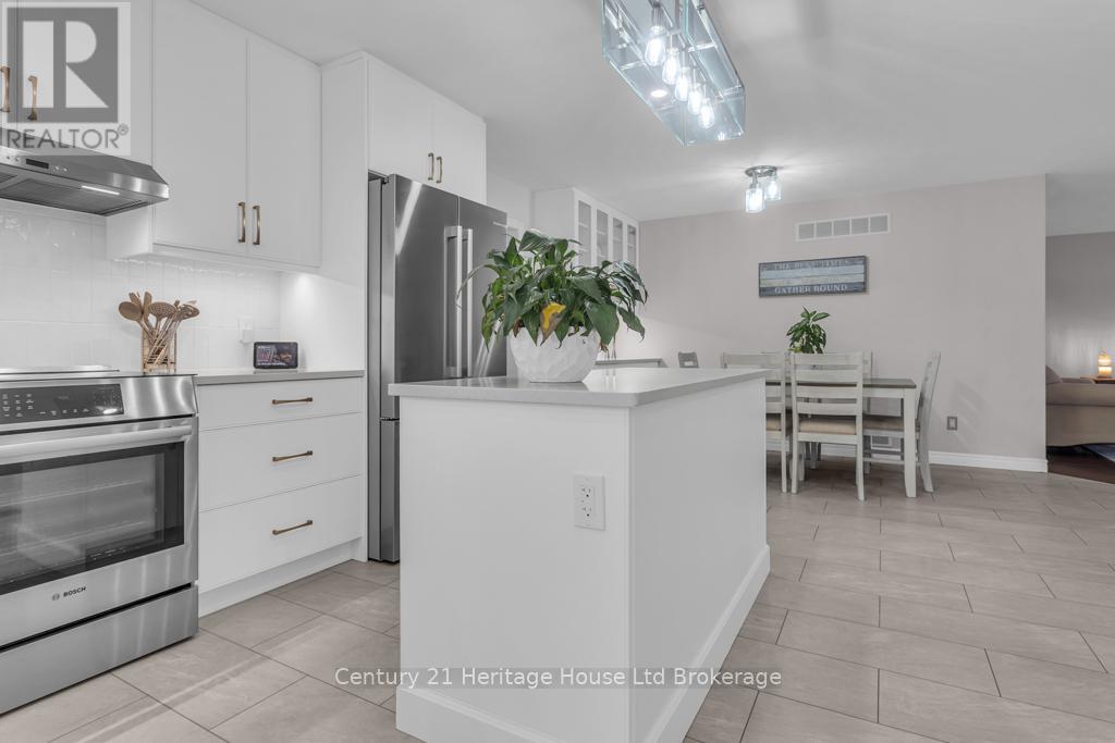 21 St Michaels Street, Norfolk (Delhi), Ontario  N4B 3C8 - Photo 8 - X12787250