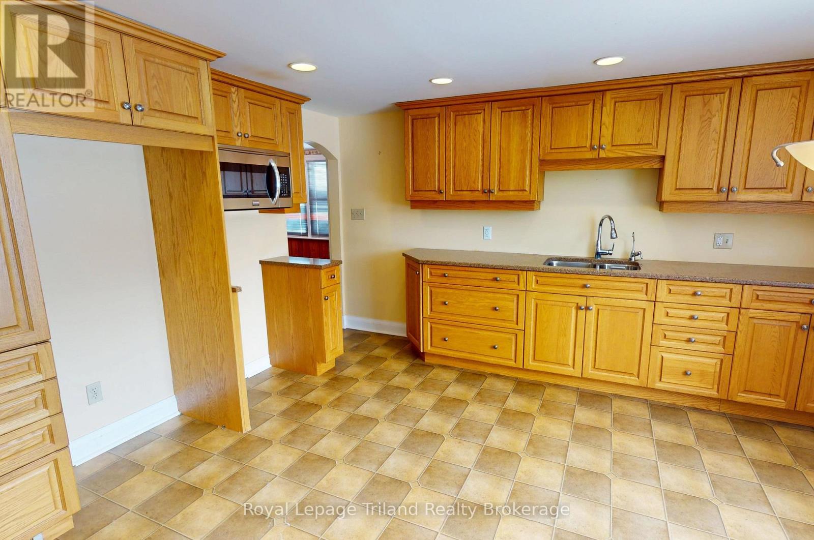 291 Harris Street, Ingersoll (Ingersoll - South), Ontario  N5C 1Y5 - Photo 13 - X12788696