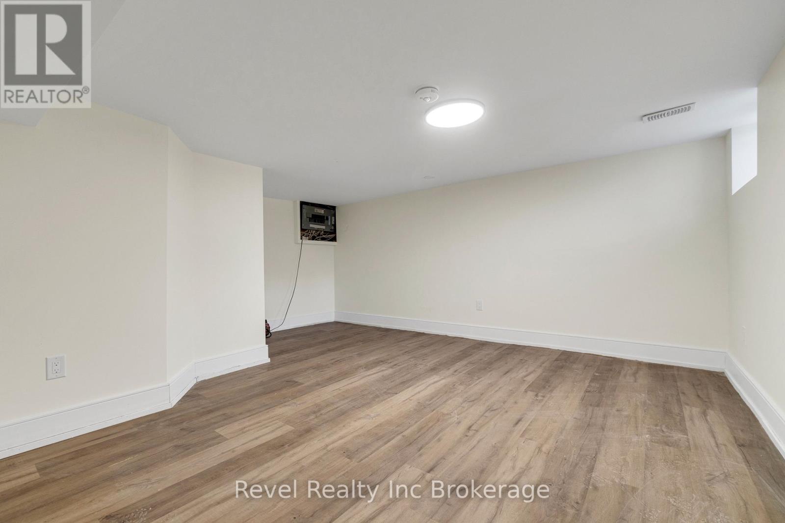 241 Charles Street W, Ingersoll (Ingersoll - South), Ontario  N5C 2M5 - Photo 23 - X12789150