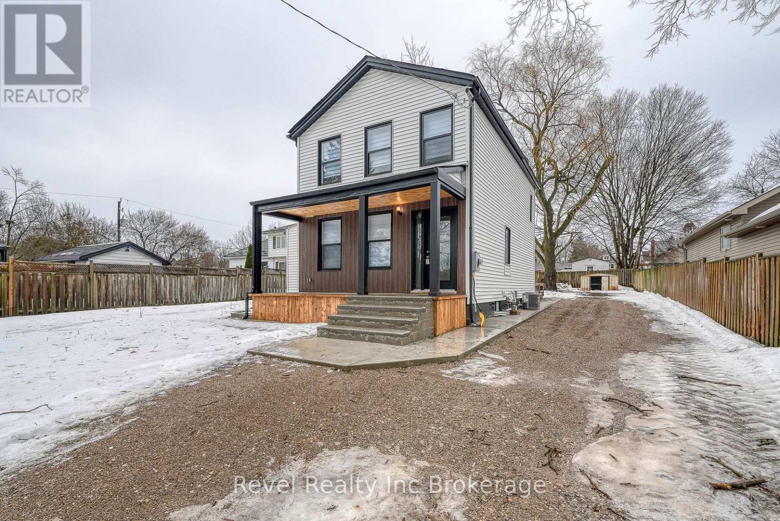 241 Charles Street W, Ingersoll (Ingersoll - South), Ontario  N5C 2M5 - Photo 3 - X12789150