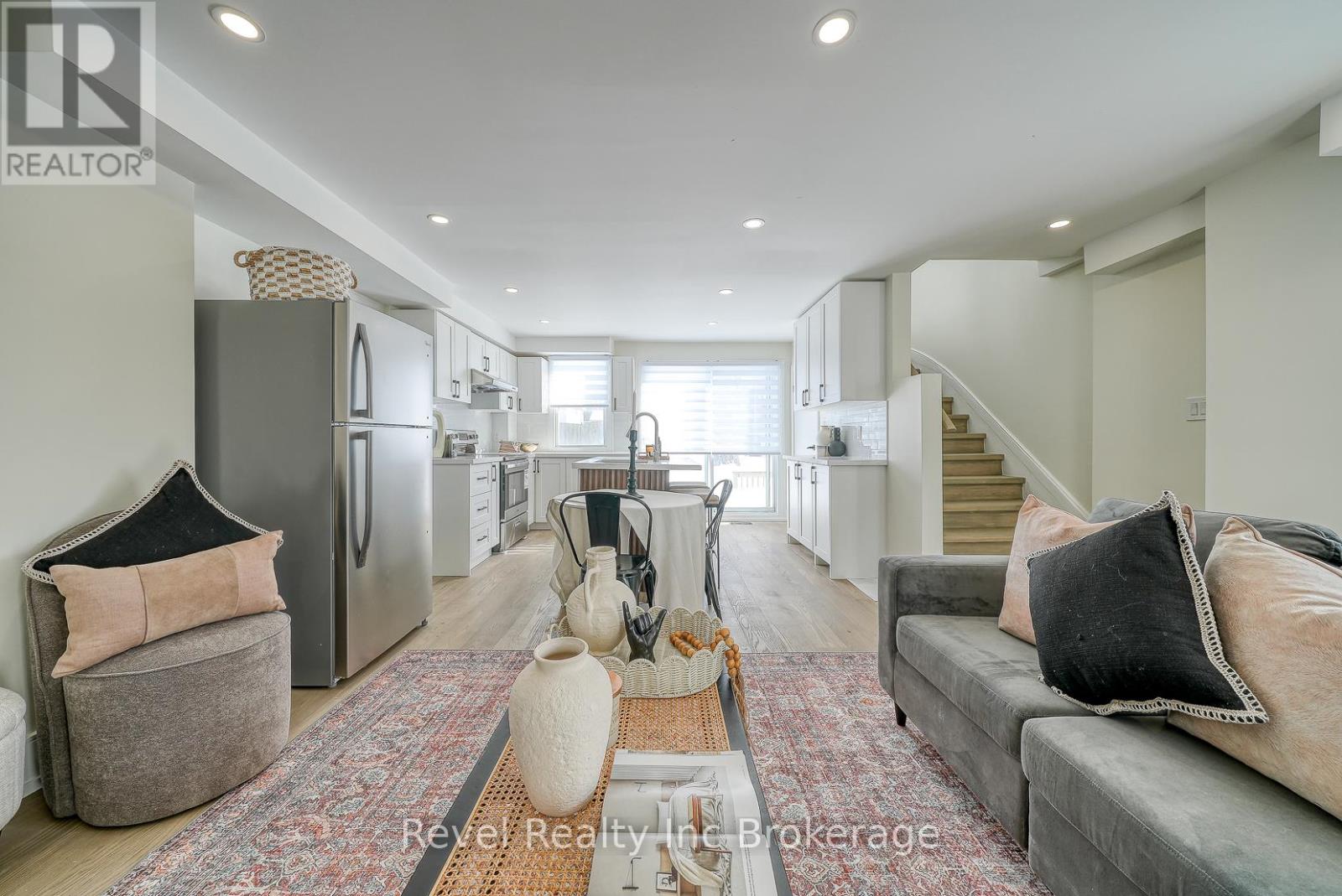 241 Charles Street W, Ingersoll (Ingersoll - South), Ontario  N5C 2M5 - Photo 4 - X12789150