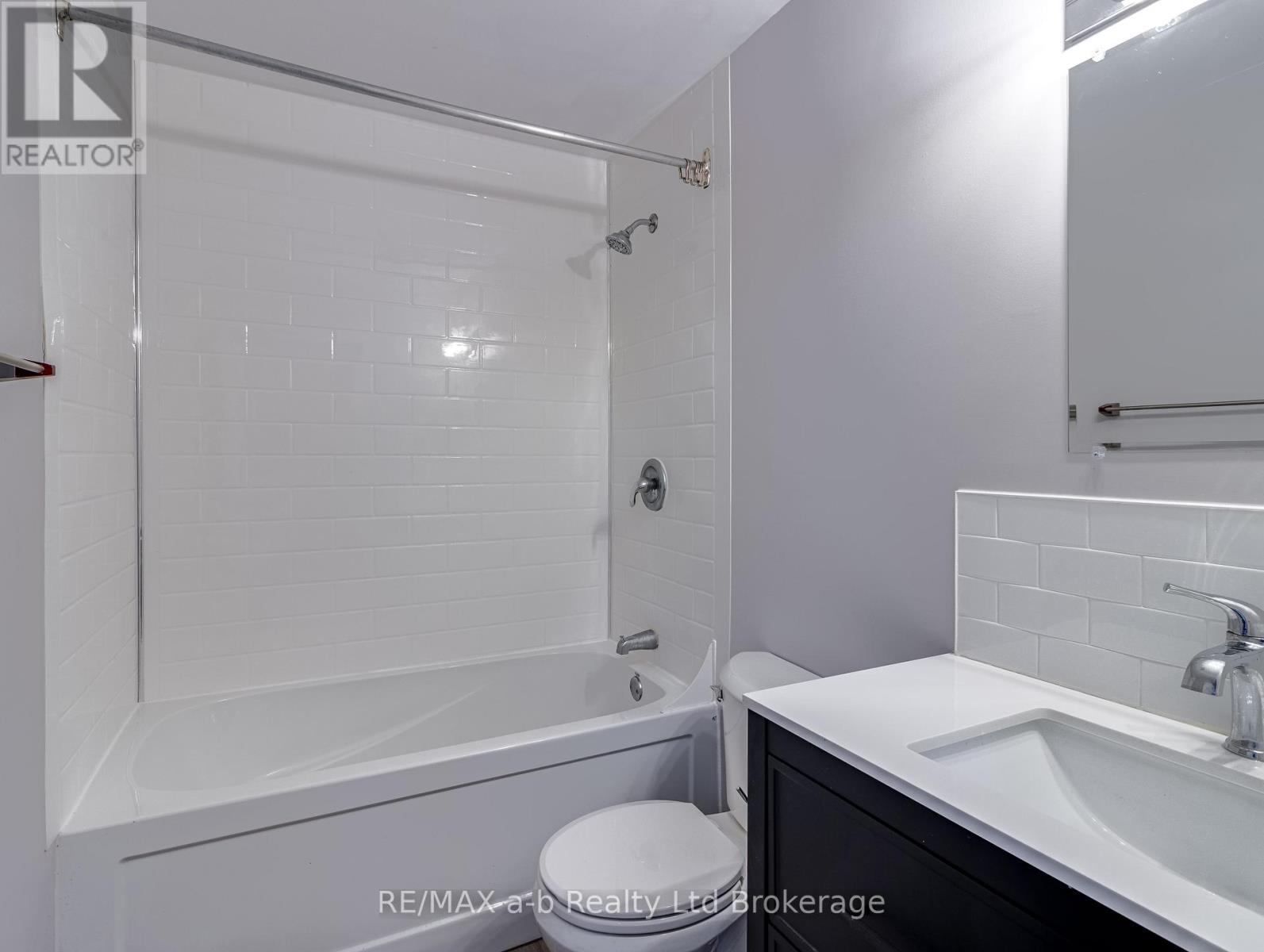 14 Victor Street, London South (South F), Ontario  N6C 1B7 - Photo 13 - X12789590