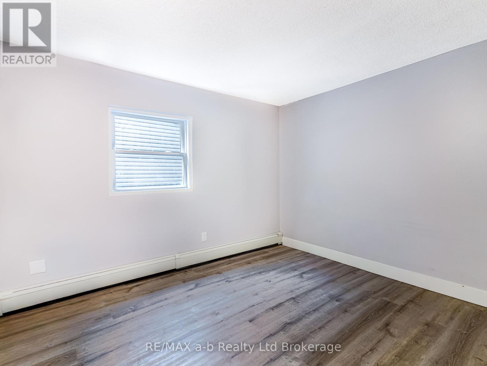 14 Victor Street, London South (South F), Ontario  N6C 1B7 - Photo 4 - X12789590