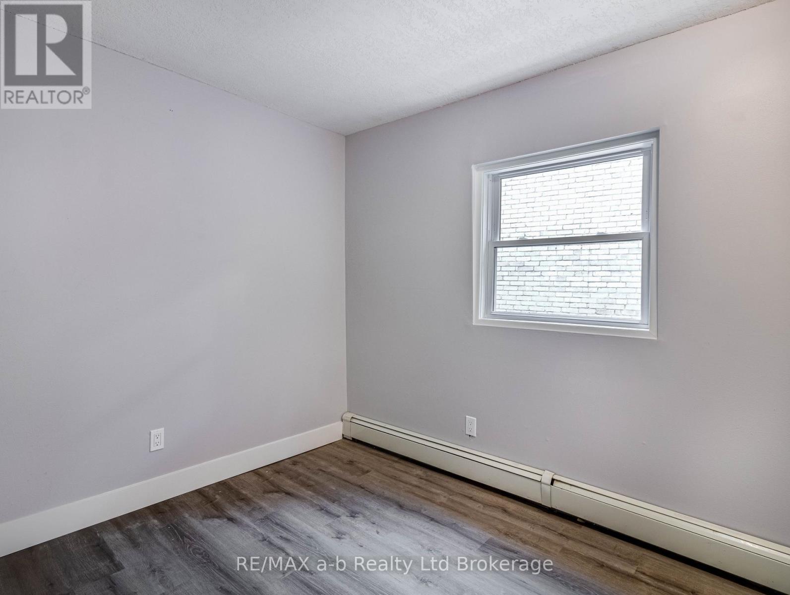 14 Victor Street, London South (South F), Ontario  N6C 1B7 - Photo 6 - X12789590