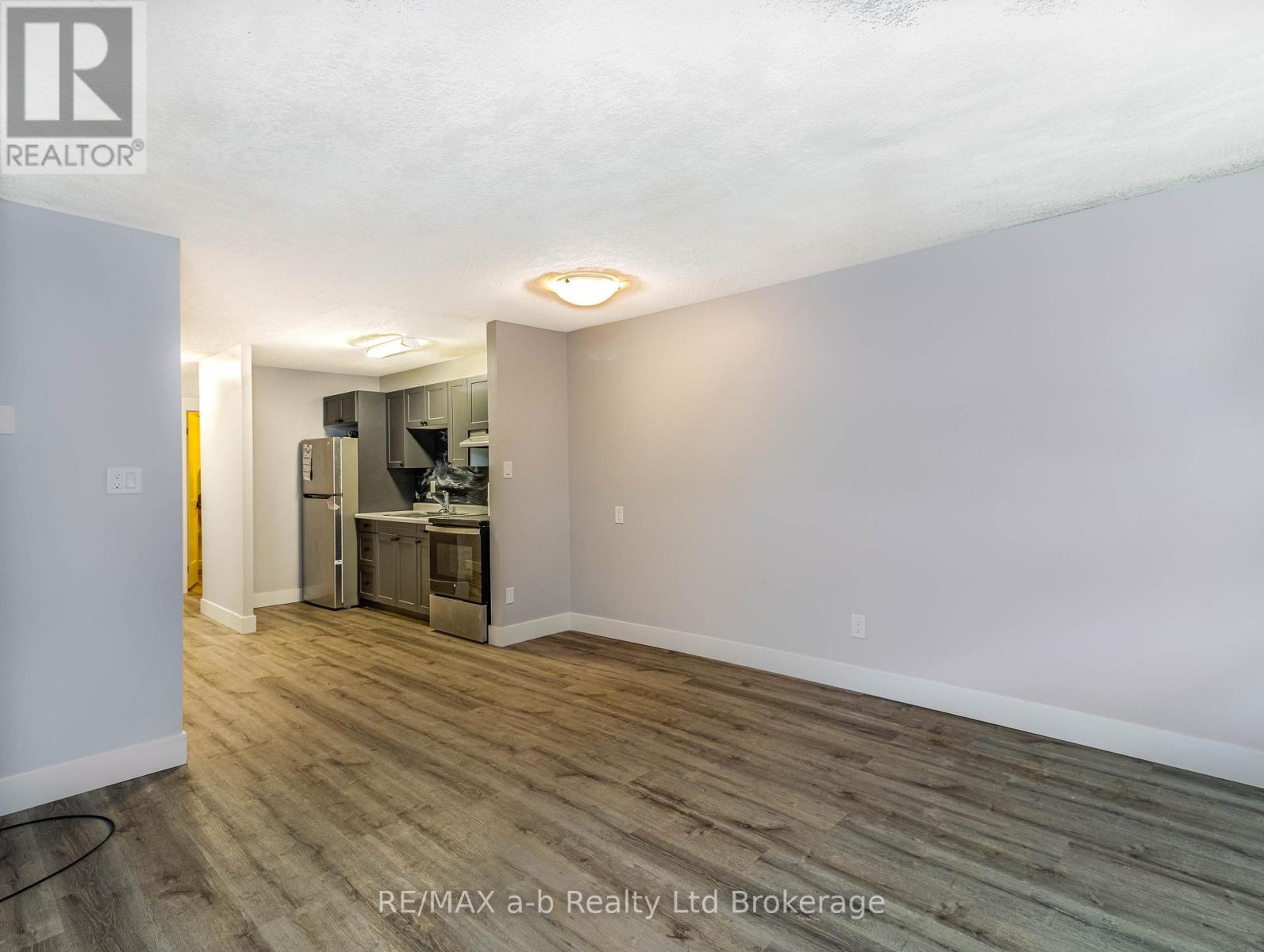 14 Victor Street, London South (South F), Ontario  N6C 1B7 - Photo 9 - X12789590