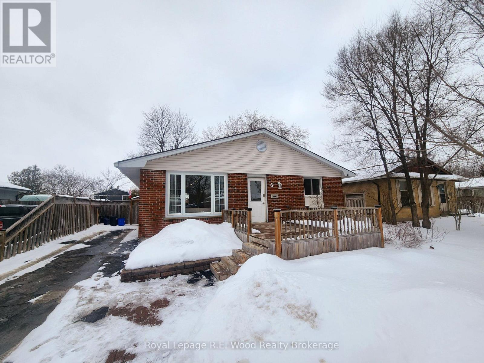 6 Centennial Avenue, Tillsonburg, Ontario  N4G 4R6 - Photo 2 - X12791338