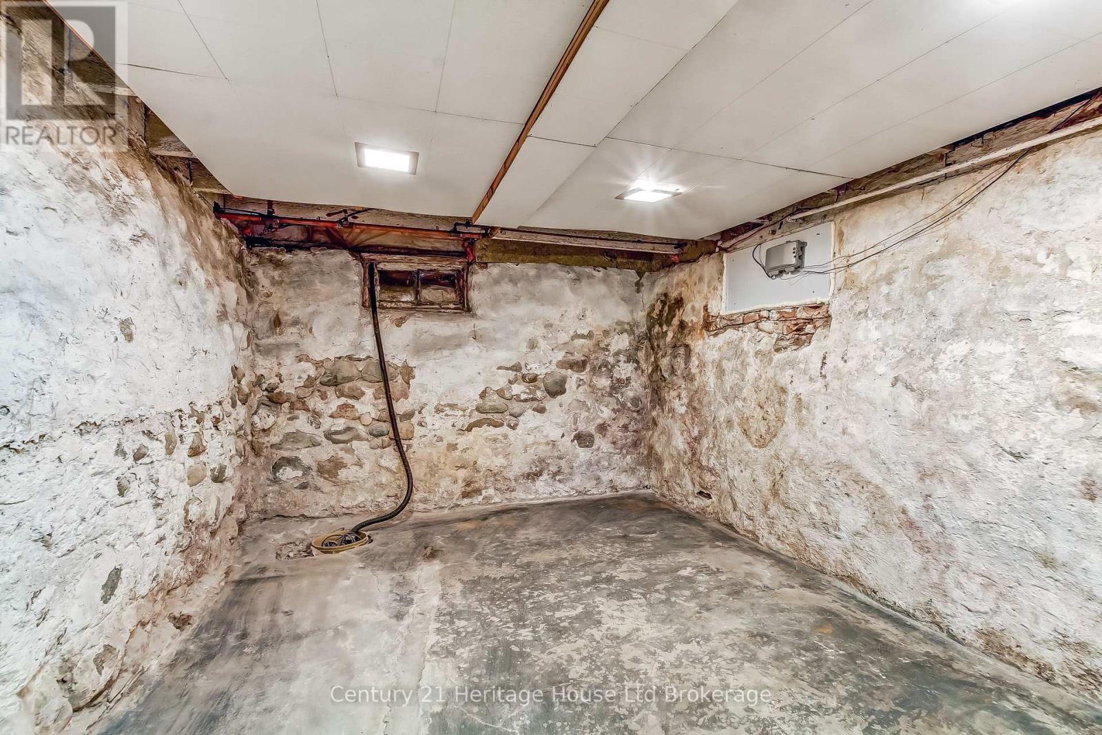 152 Charles Street E, Ingersoll (Ingersoll - South), Ontario  N5C 1K2 - Photo 22 - X12792510