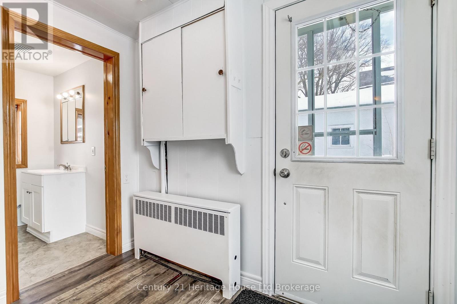 152 Charles Street E, Ingersoll (Ingersoll - South), Ontario  N5C 1K2 - Photo 3 - X12792510