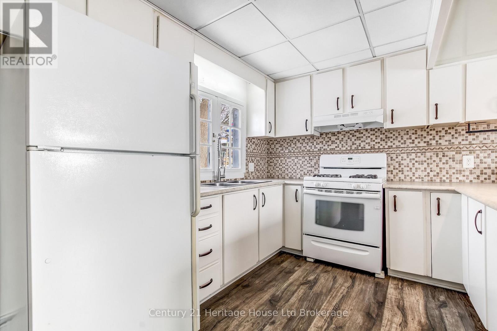 152 Charles Street E, Ingersoll (Ingersoll - South), Ontario  N5C 1K2 - Photo 8 - X12792510